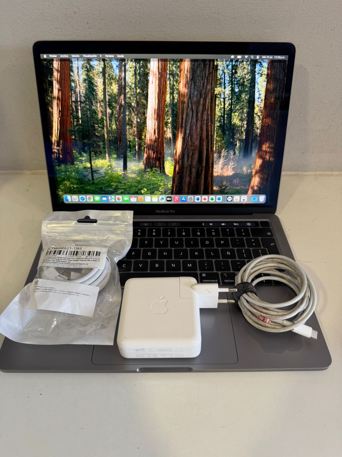 Macbook Pro A2338 M1 8gb RAM 500gb (Reacondiconado)