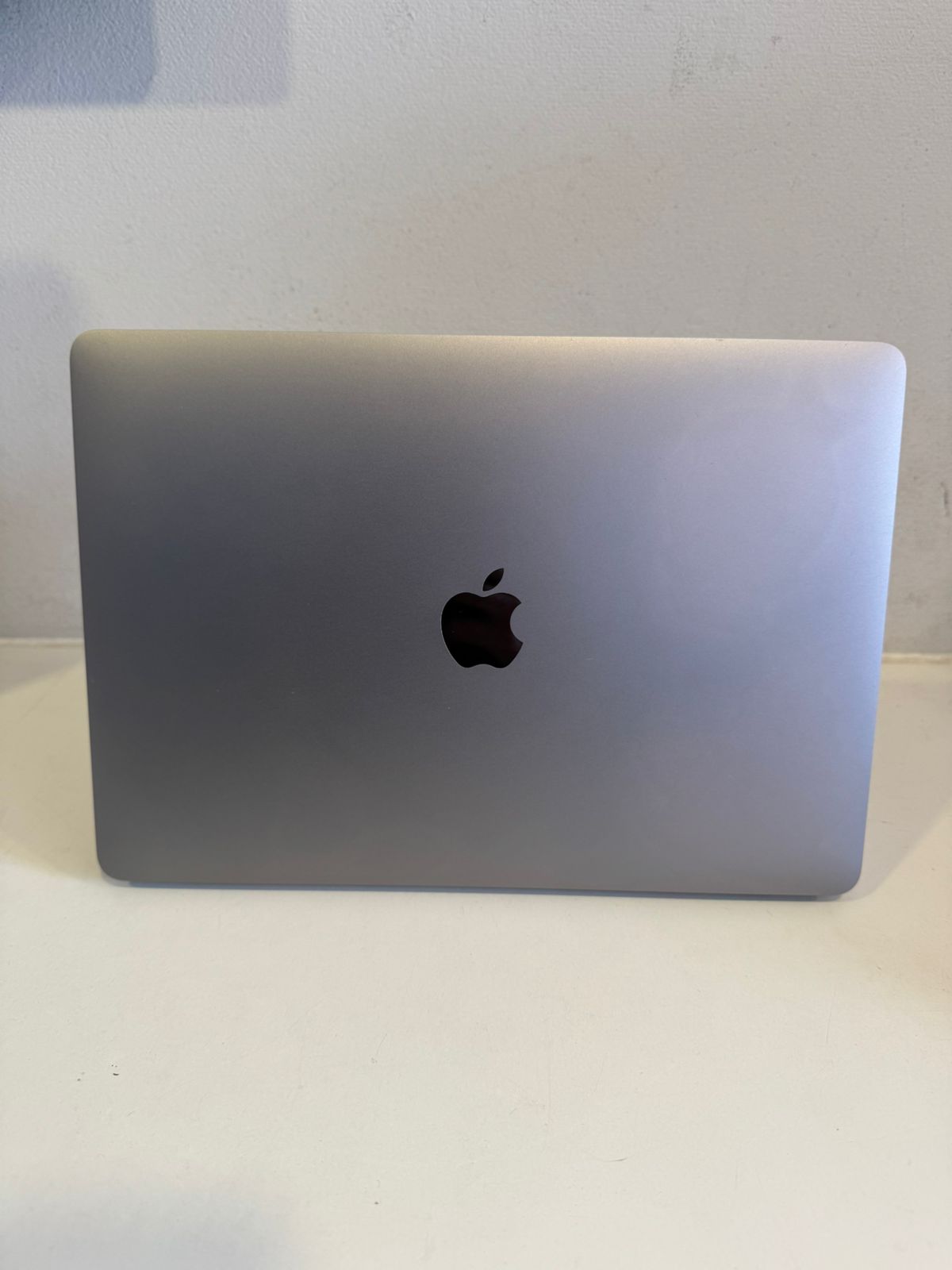 Macbook Pro A2338 M1 8gb RAM 500gb (Reacondiconado)