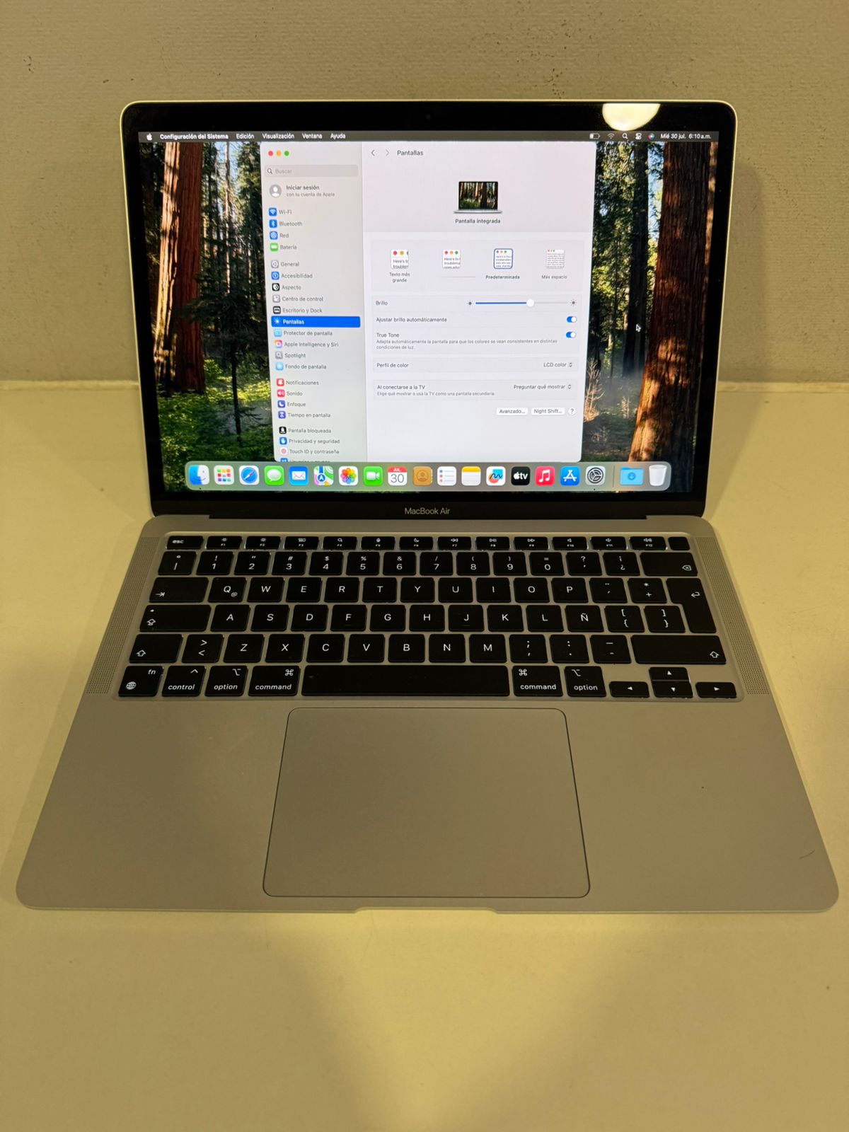 Macbook Air 13.3 pulgadas 2020 M1 8gb ram 256gb (Reacondicionado)