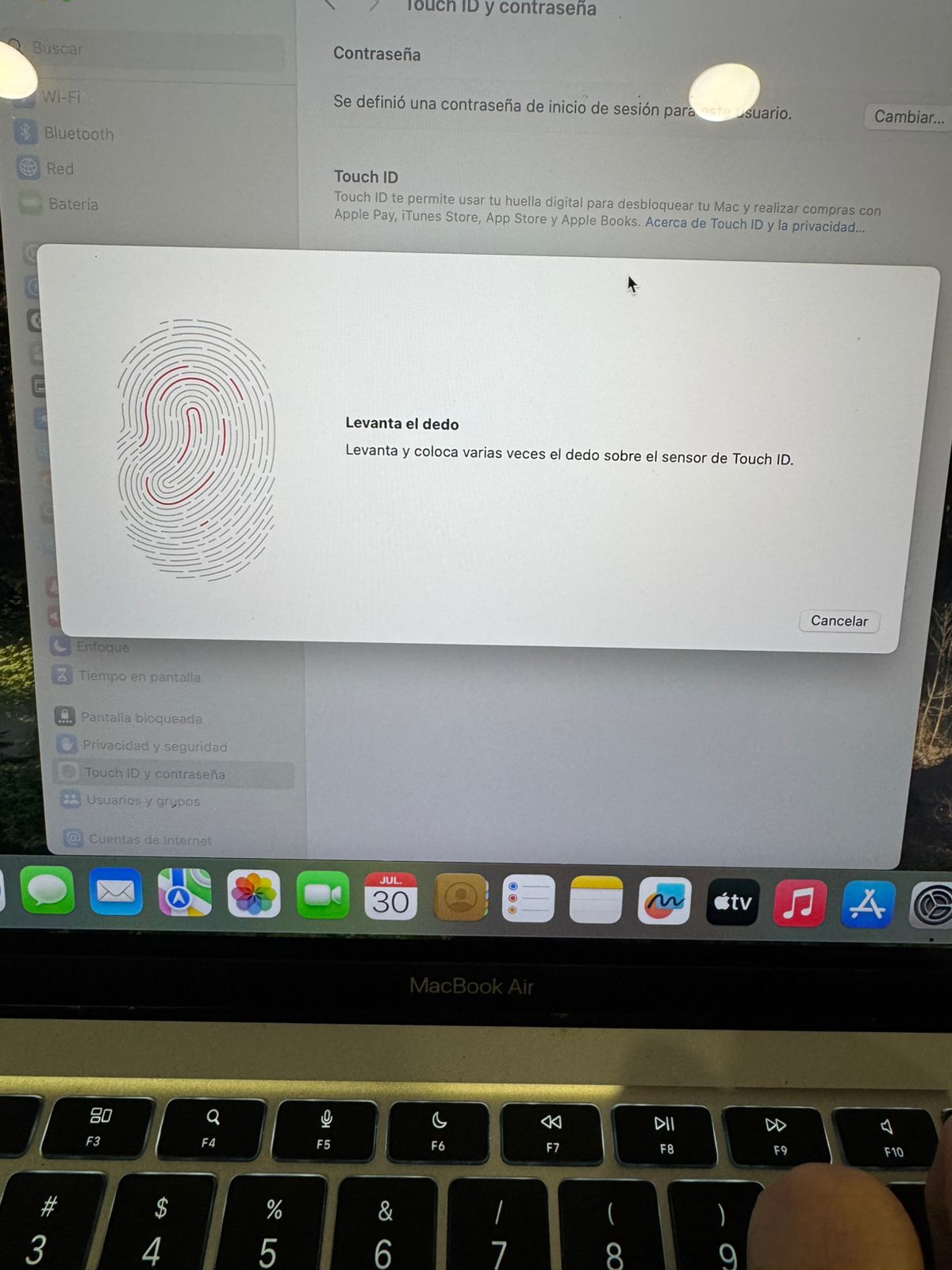 Macbook Air 13.3 pulgadas 2020 M1 8gb ram 256gb (Reacondicionado)