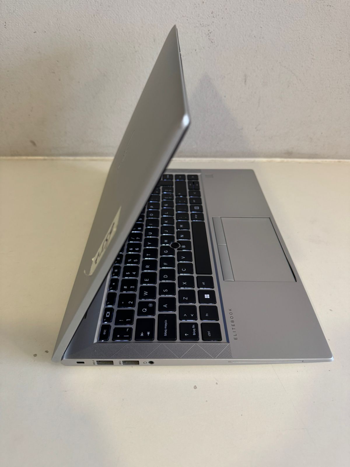 Hp Elitebook 840 G7 i5 10th 16gb ram, 256 gb m2 (Reacondicionado)