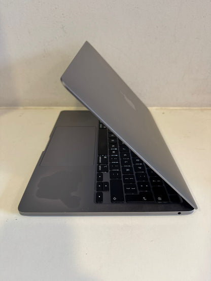 Macbook Pro A2338 M1 8gb RAM 500gb (Reacondiconado)