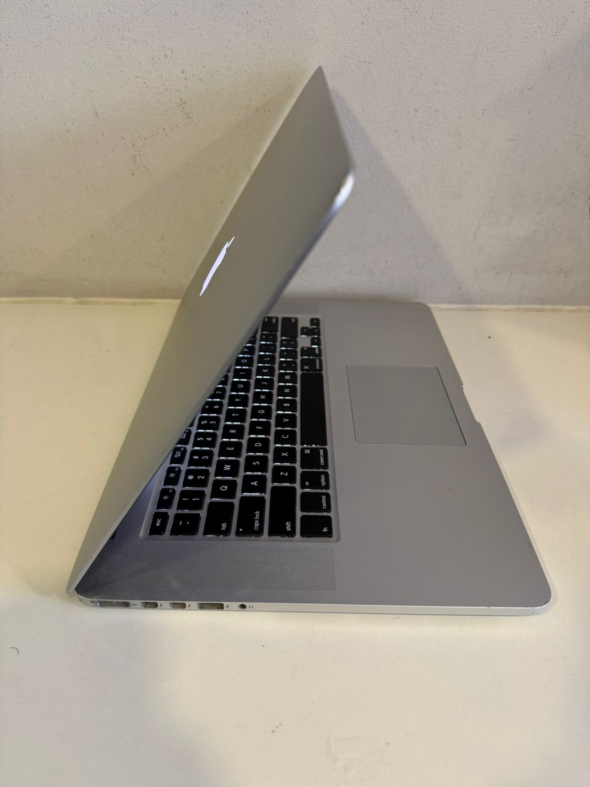 Macbook Pro 15 pulgadas 2014 i7 16gb ram 250gb (Reacondicionado)