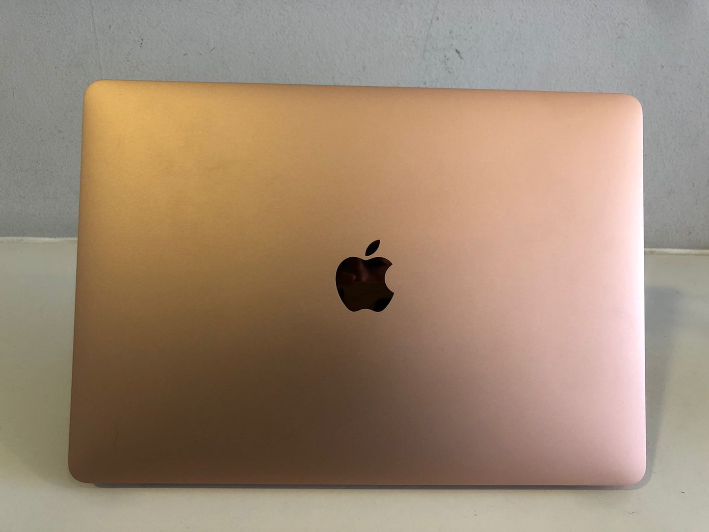 Macbook Air 13.3 pulgadas 2020 M1 8gb Ram 250GB (Reacondicionado)